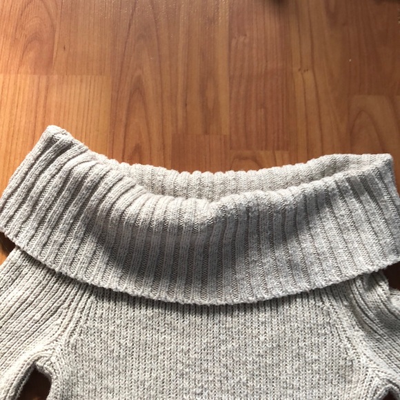 Women’s Knitted Sweater - Picture 3 of 4